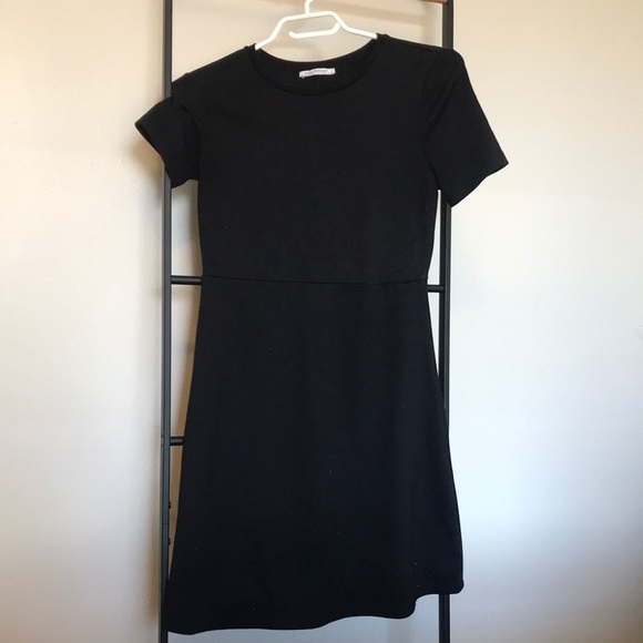 2 for 1 Zara Dresses! 💄 - Picture 5 of 15